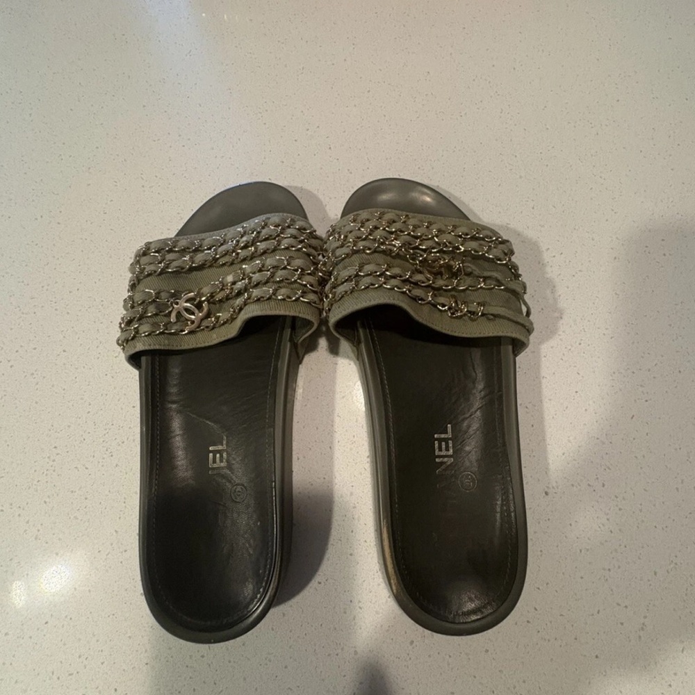 Chanel Women's Olive Green Chain-Trim Slide Sandals - Picture 2 of 7